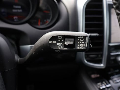 Used 2014 Porsche Cayenne S image 37