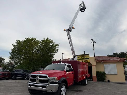 Used 2017 RAM 5500 Tradesman w/ Power & Remote Entry Group RWD image 2