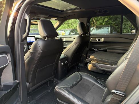 Used 2022 Ford Explorer ST w/ ST Street Pack AWD/4WD image 6
