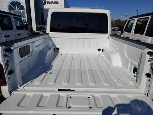 New 2026 Jeep Gladiator Rubicon image 32