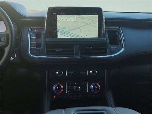 Used 2024 GMC Yukon XL AT4 w/ Technology Package image 16