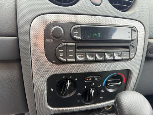 Used 2006 Jeep Liberty Sport AWD/4WD image 22
