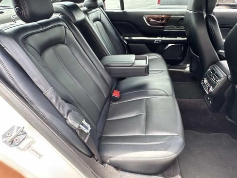Used 2017 Lincoln Continental Reserve w/ Technology Package FWD image 13