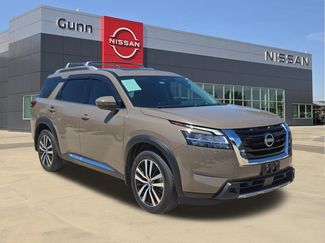 Used 2024 Nissan Pathfinder Platinum video 1
