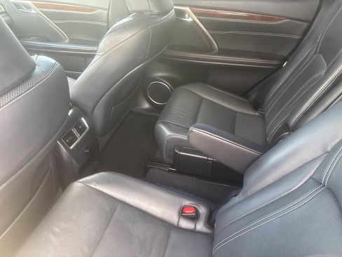 Used 2018 Lexus RX 450hL Premium image 31