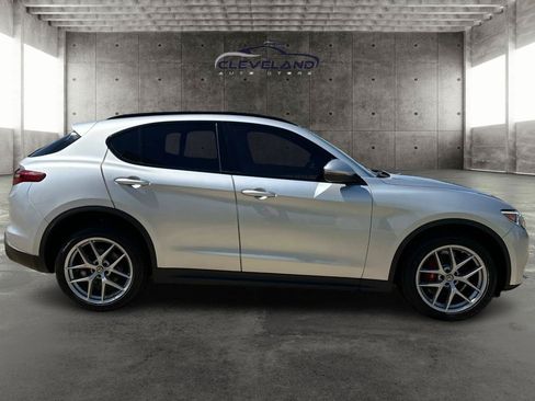 Used 2018 Alfa Romeo Stelvio Ti Sport AWD/4WD image 2