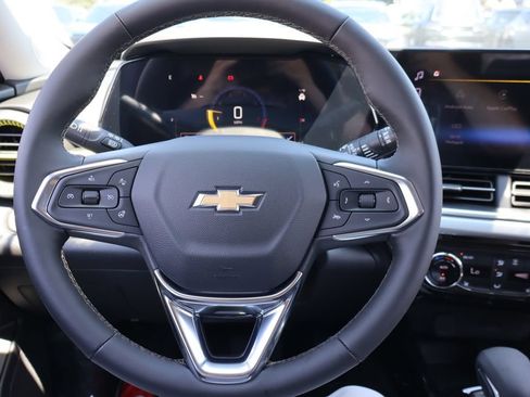 New 2026 Chevrolet Trax LT w/ LT Convenience Package FWD image 7