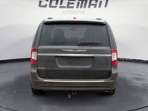 Used 2015 Chrysler Town & Country Touring w/ Driver Convenience Group image 4