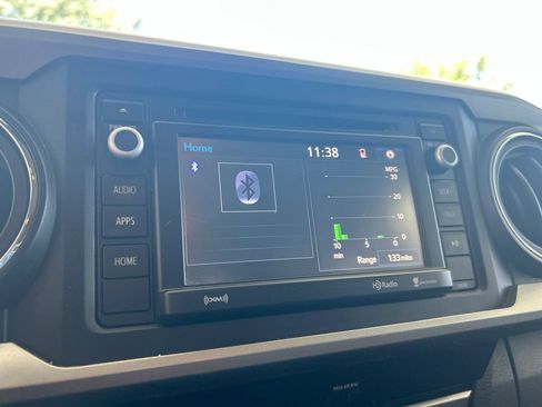Used 2018 Toyota Tacoma SR5 RWD image 19