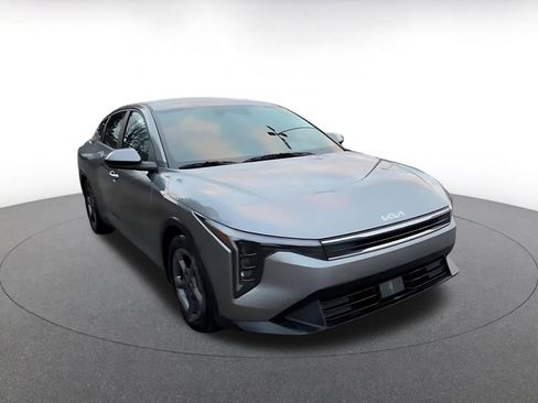 Used 2025 Kia K4 LXS image 3