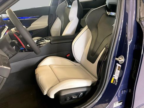 New 2027 BMW M5 w/ Executive Package AWD/4WD image 9