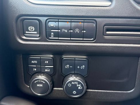 Used 2024 Chevrolet Tahoe LT AWD/4WD image 14