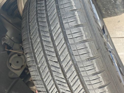 Used 2024 BMW iX xDrive50 w/ Premium Package image 31