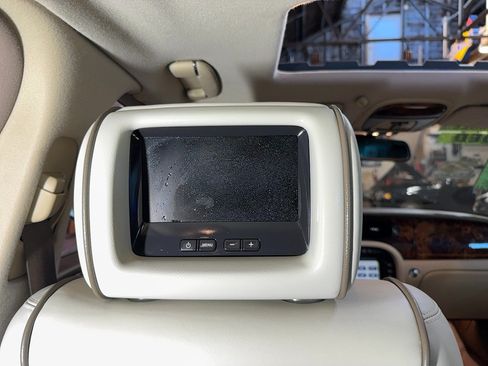 Used 2007 Jaguar XJ8 L RWD image 64