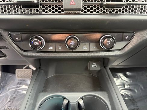 Used 2025 Honda HR-V Sport image 23