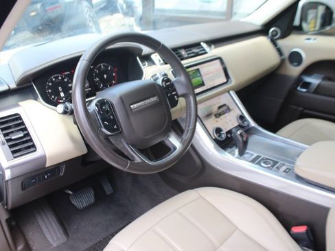 Used 2018 Land Rover Range Rover Sport HSE image 4