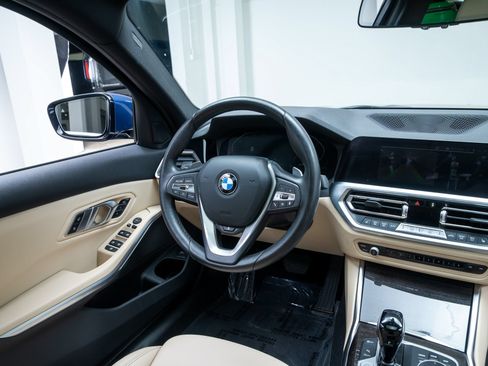 Used 2022 BMW 330i xDrive Sedan w/ Driving Assistance Package AWD/4WD image 9