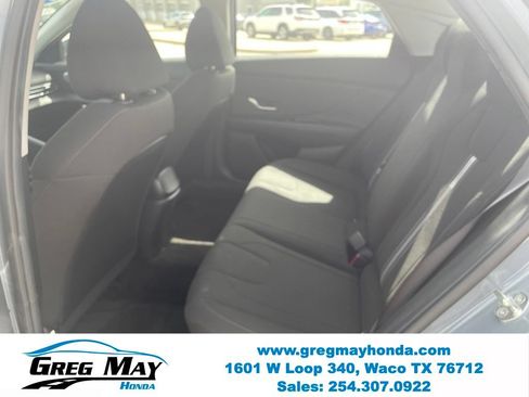 Used 2022 Hyundai Elantra SEL w/ Convenience Package FWD image 25