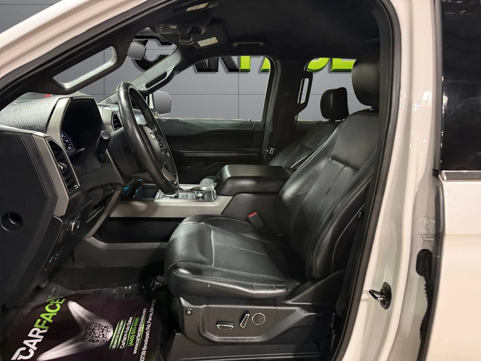 Used 2018 Ford Expedition XLT w/ Equipment Group 201A AWD/4WD image 16