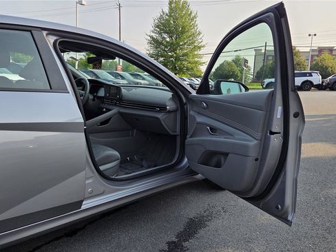 Used 2025 Hyundai Elantra Sport w/ Cargo Package FWD image 27