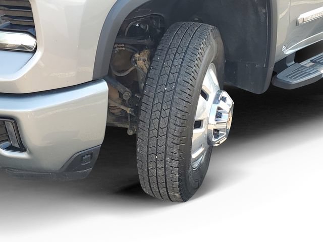 Used 2025 Chevrolet Silverado 3500 High Country w/ High Country Premium Package AWD/4WD image 33