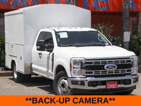 Used 2025 Ford F350 XL w/ XL Chrome Package RWD image 2