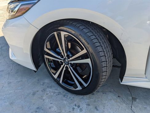 Used 2021 Nissan Sentra SR w/ SR Premium Package image 37