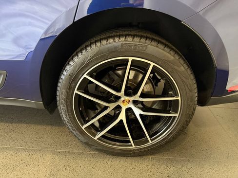 Certified 2026 Porsche Macan AWD/4WD image 11