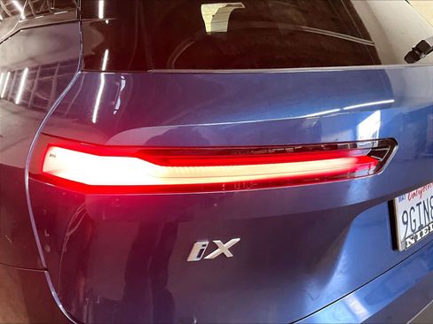 Used 2023 BMW iX xDrive50 image 30