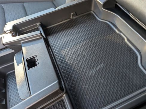 New 2026 RAM 1500 4x4 Crew Cab image 31