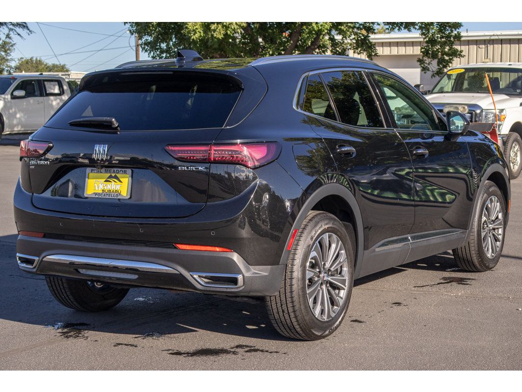 Used 2024 Buick Envision Preferred AWD/4WD image 3
