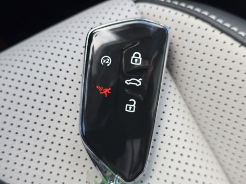 New 2026 Volkswagen Tiguan SE image 27