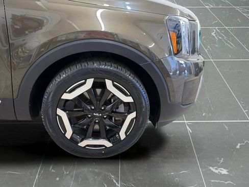 Used 2025 Kia Telluride S AWD/4WD image 25