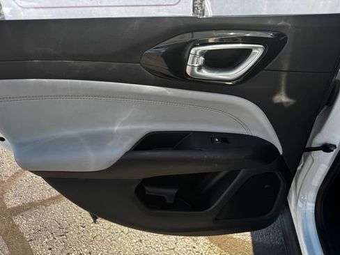 Certified 2025 Jeep Compass Limited AWD/4WD image 18