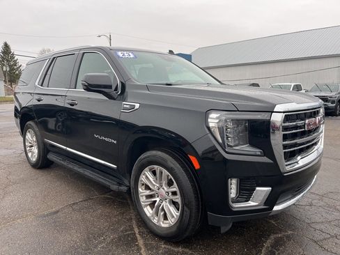 Used 2023 GMC Yukon SLT w/ SLT Luxury Package image 7