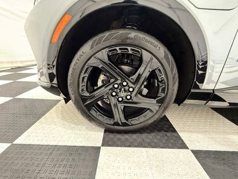 Used 2024 Chevrolet Equinox EV RS image 9