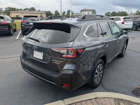 Certified 2025 Subaru Outback Premium AWD/4WD image 5
