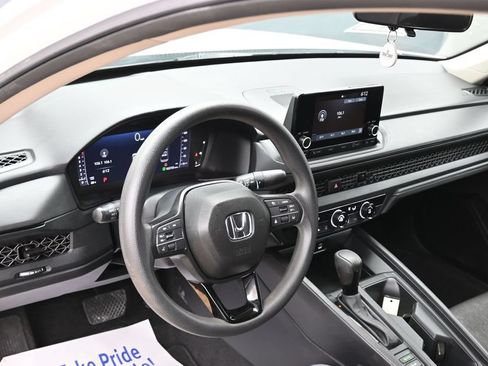 Used 2025 Honda Accord LX image 18