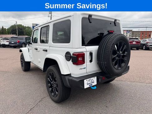 Used 2024 Jeep Wrangler Unlimited Sahara AWD/4WD image 4