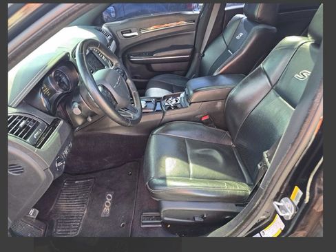 Used 2017 Chrysler 300 S w/ 300S Premium Group RWD image 5