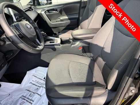 Used 2025 Toyota RAV4 XLE w/ Convenience Package image 16