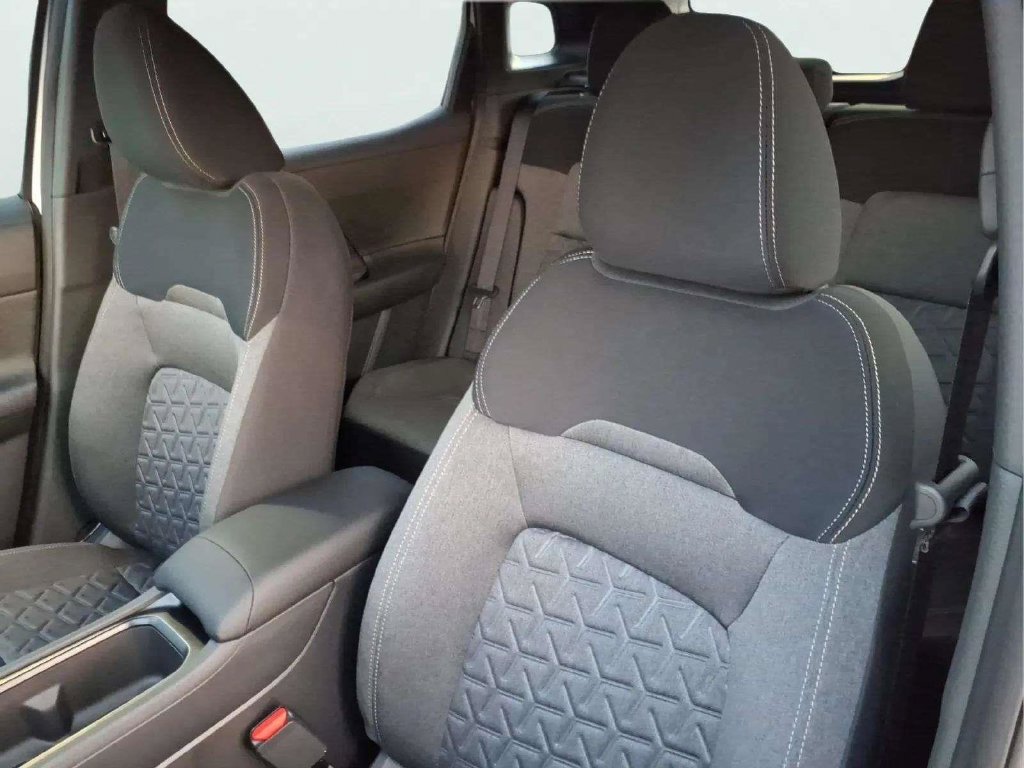 New 2027 Nissan Kicks SV FWD image 12