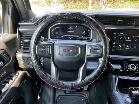 Used 2022 GMC Sierra 1500 AT4 AWD/4WD image 10
