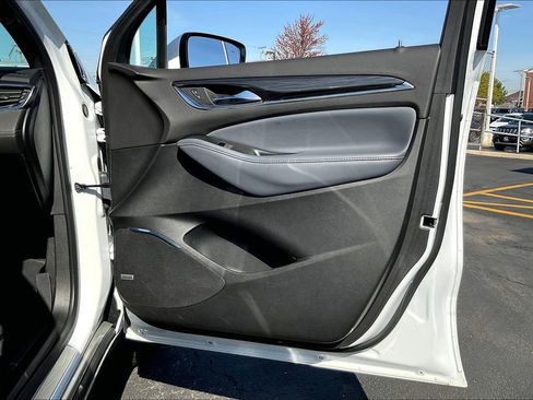 Used 2023 Buick Enclave Premium image 22