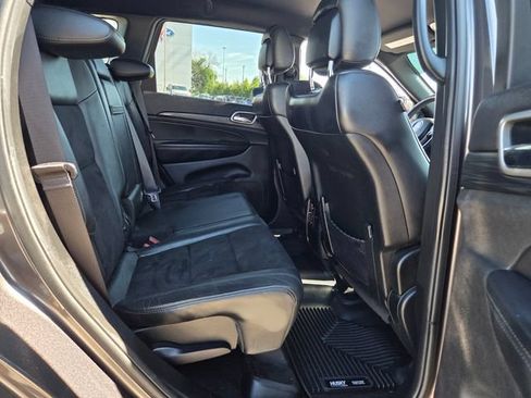 Used 2020 Jeep Grand Cherokee Laredo w/ Laredo X Package RWD image 16