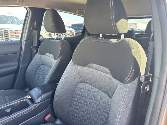 Used 2025 Nissan Kicks SV AWD/4WD image 18