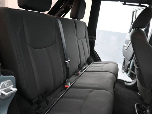 Used 2015 Jeep Wrangler Unlimited Sport w/ Quick Order Package 24S AWD/4WD image 21