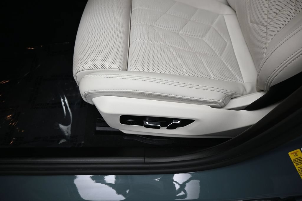 Used 2024 BMW 530i w/ M Sport Package RWD image 19