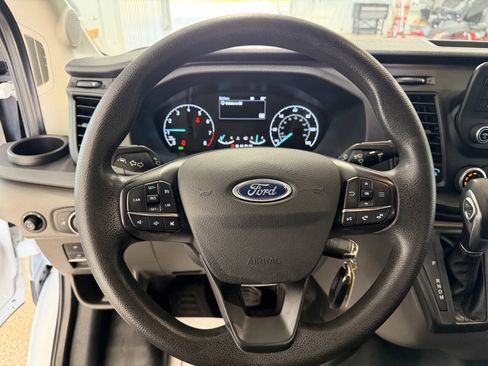 Used 2022 Ford Transit 250 Medium Roof AWD image 15