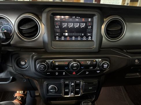 Used 2020 Jeep Wrangler Unlimited Sport S AWD/4WD image 15